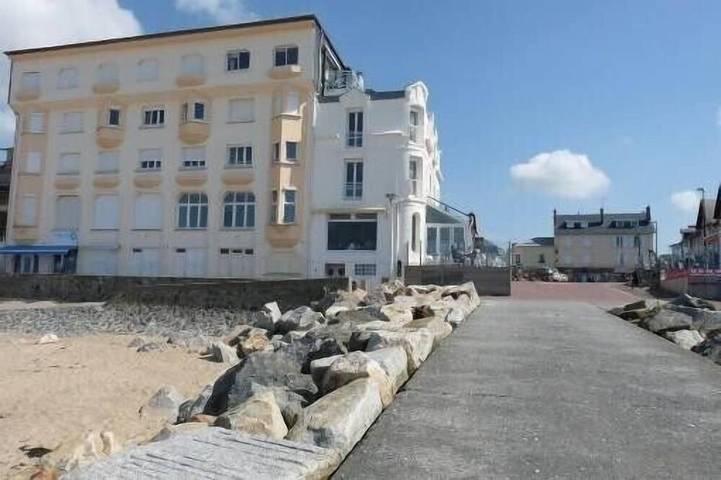 Appartement entier, Nouveau Appart neuf grand confort front de mer Agon Coutainville in Agon-Coutainville, Région de Coutances