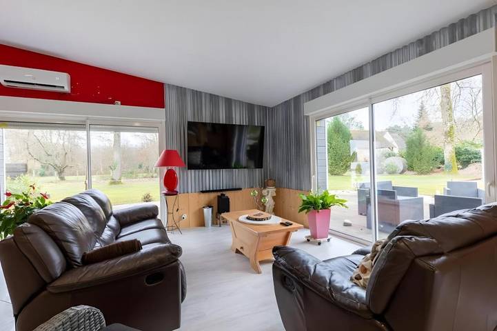 Location de vacances pour 7 personnes, avec jardin ainsi que terrasse et piscine à Guécélard - 4