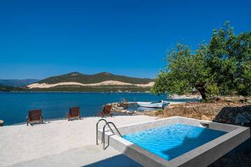 Villa for 10 People in Peljesac, Croatian Adriatic, Photo 3