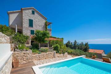 Villa for 14 People in Split-Dalmatia, Dalmatian Islands, Photo 3