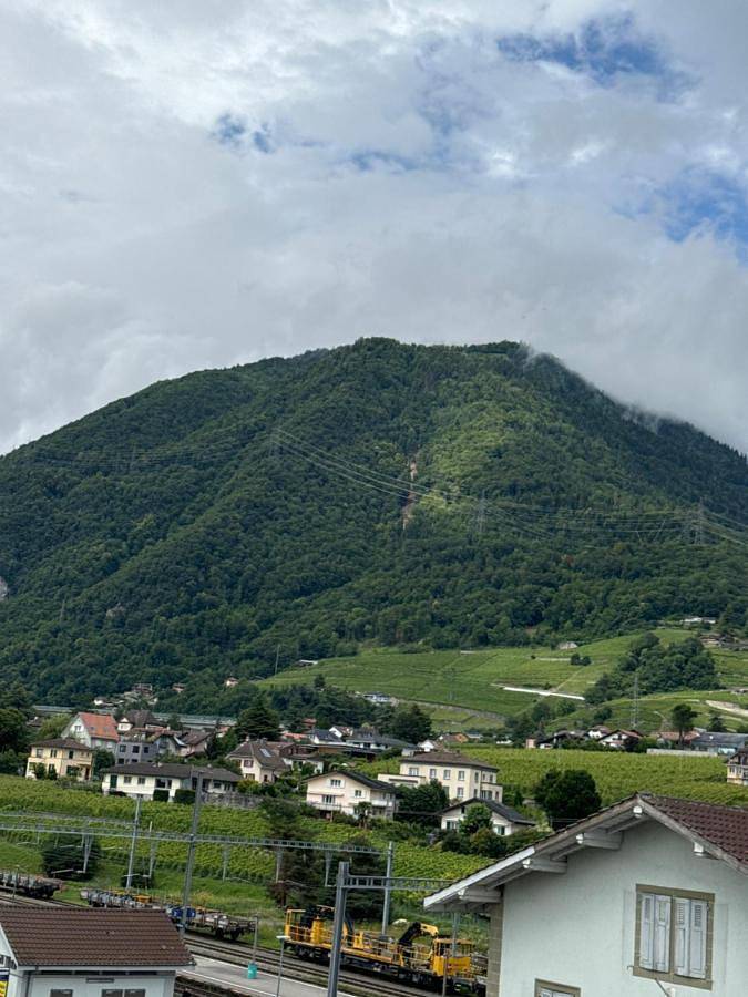 Gîte pour 2 personnes, avec vue ainsi que terrasse et vue sur le lac à Villeneuve (Suisse) - 2