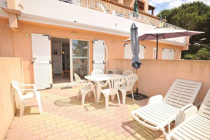 Gîte pour 6 personnes, avec vue ainsi que piscine et jardin à La Londe-les-Maures - 4