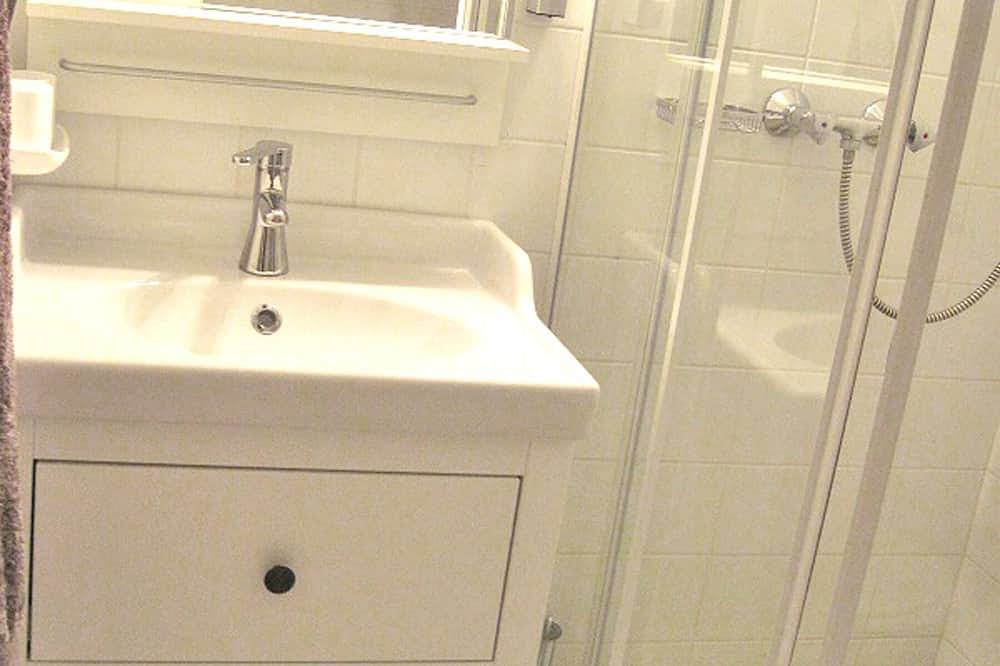Ganze Wohnung, Ferienwohnung Bergblickl 28 qm Wohn-/Schlafraum mit Balkon, Dachschräge/Mansarde in Sachrang, Aschau im Chiemgau