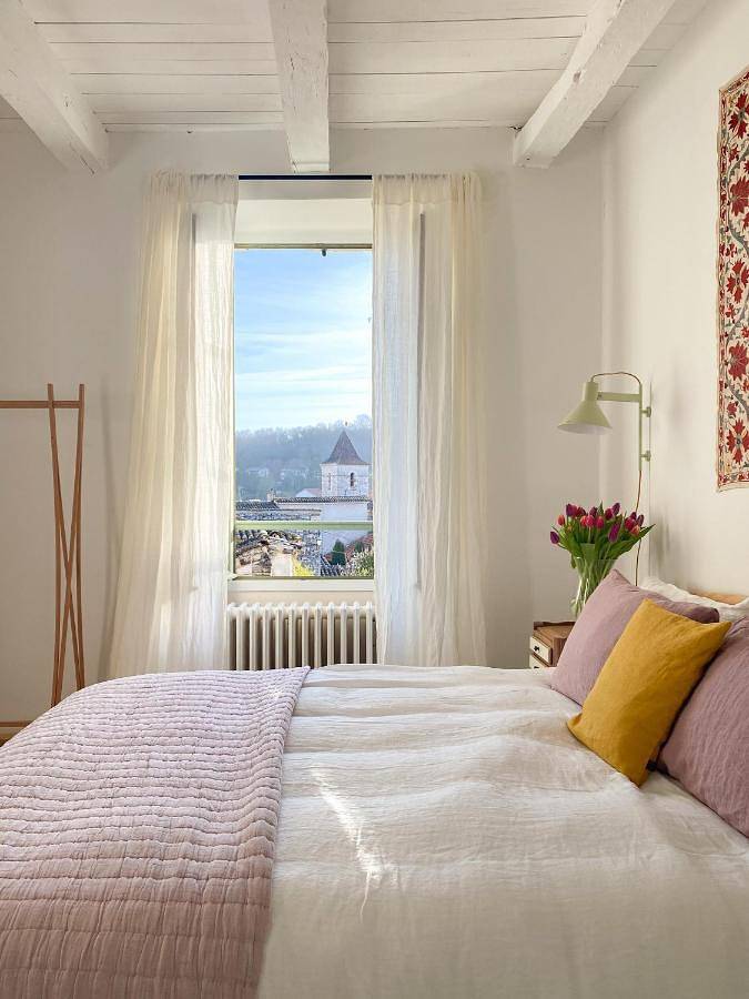 Location de vacances pour 2 personnes, avec Terrasse ainsi que Jardin et Vue à Montcuq