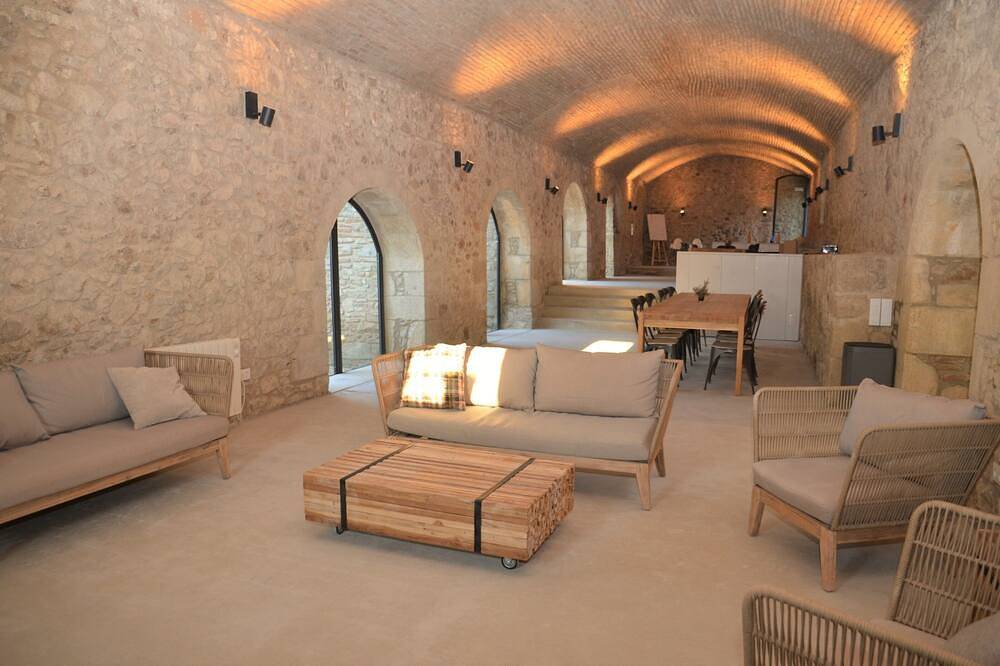 Magnificent castle on a mountain with private pool and scenic nature in Santa Coloma de Farners, Province de Gérone
