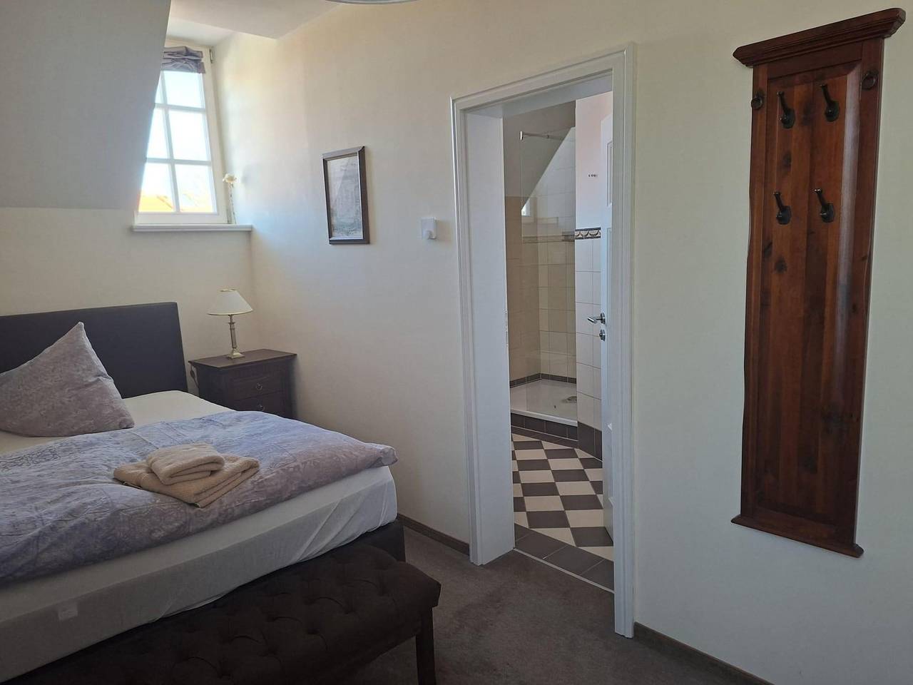 Einzelzimmer-Eigenes Badezimmer in Droyßig, Saale-Unstrut