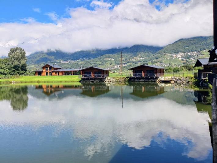 Camping für 2 Personen, mit Seeblick und Balkon sowie Ausblick in der Lombardei