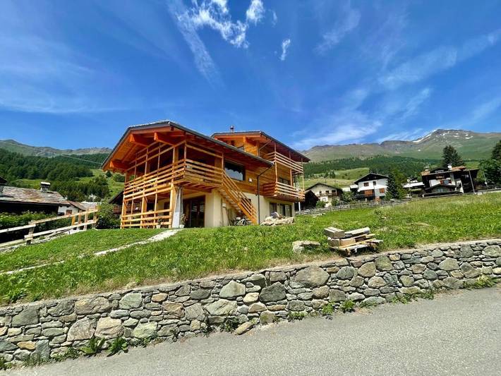 Casa vacanza per 2 persone, con panorama e giardino in Ayas
