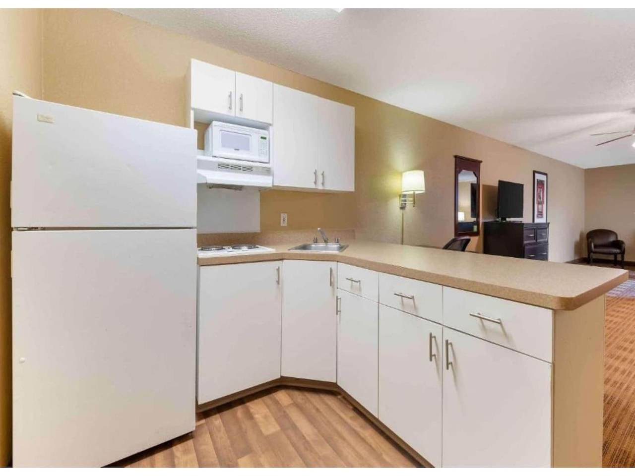 Ganze Wohnung, 1 Kingsize-bett | Nichtraucher, Küche, Dusche in Eagan, Dakota County