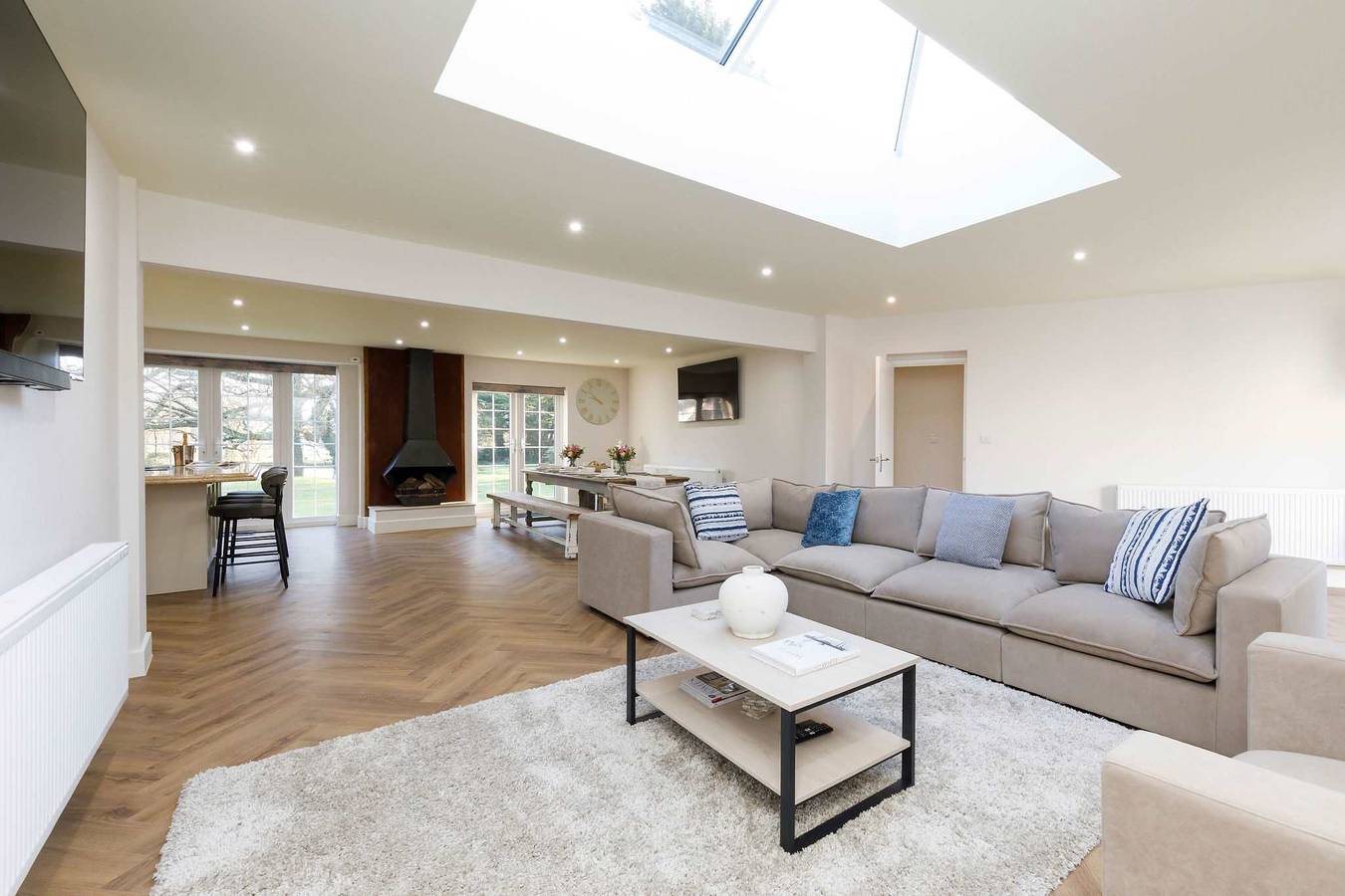 Beautiful 4-Bed Close to South Downs & Goodwood in Walberton, Sussex Occidental