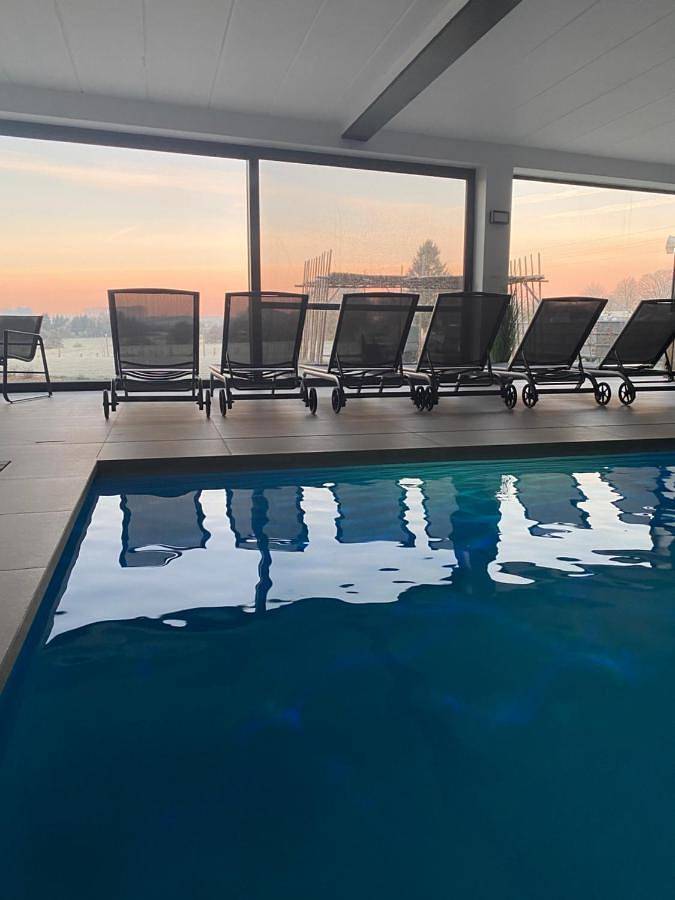 Chambre d’hôte pour 2 personnes, avec Terrasse et Jacuzzi ainsi que Jardin et Piscine dans Virton