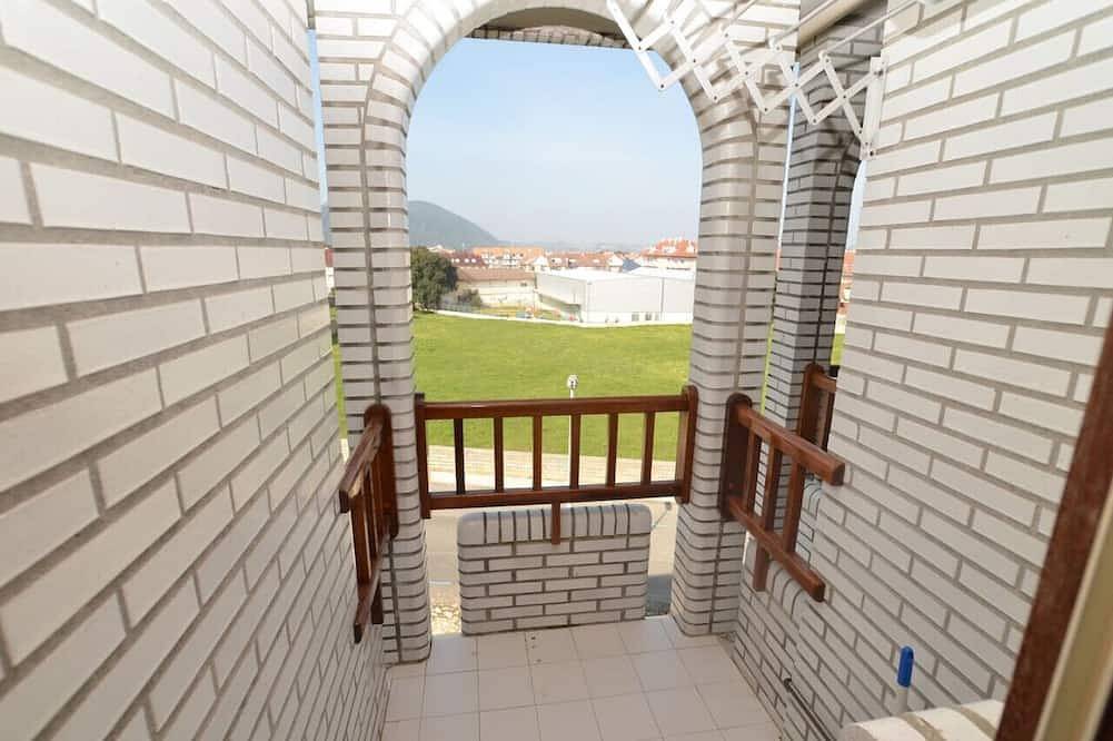 Entire apartment, Apto céntrico con piscina - Residencial Cilla 6022 in Noja, Cantabrian Coast