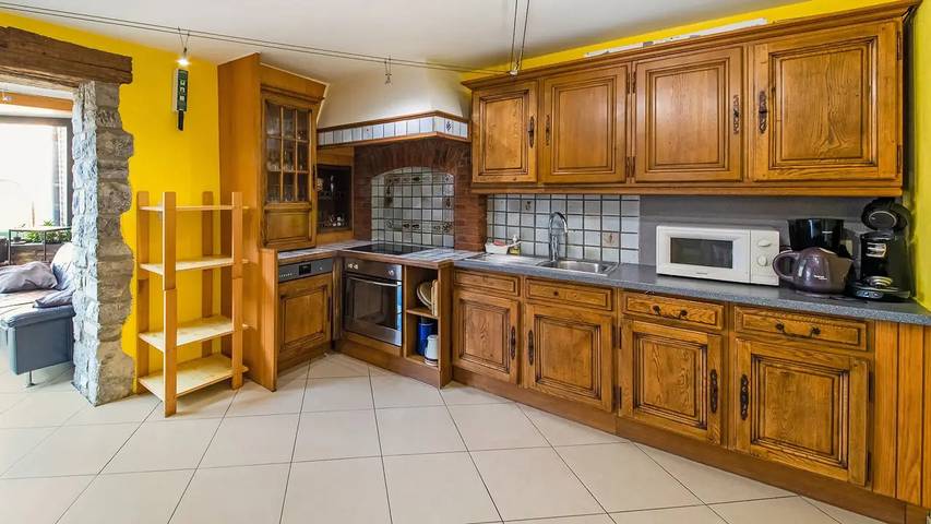 Location de vacances pour 15 personnes, avec jacuzzi ainsi que jardin et sauna, animaux acceptés à Rochefort (Wallonie) - 2