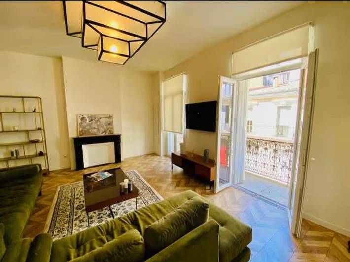 Gîte pour 2 personnes, avec balcon dans Theatre Moliere Scene Nationale