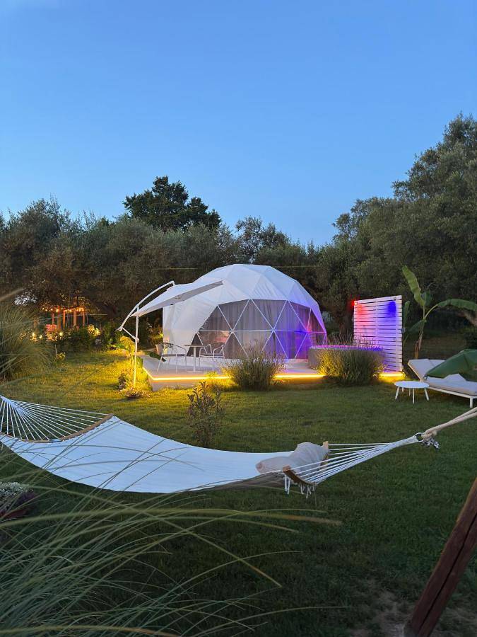 Camping für 2 Personen, mit Whirlpool und Terrasse sowie Garten und Pool in Kalabrien - 2