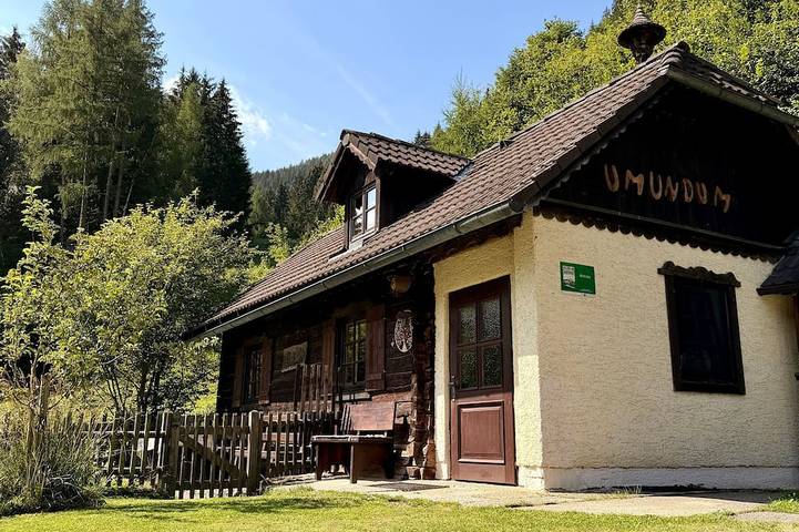 Cottage for 4 people, with Balcony/Terrace and Terrace as well as Garden and Pool in Austria