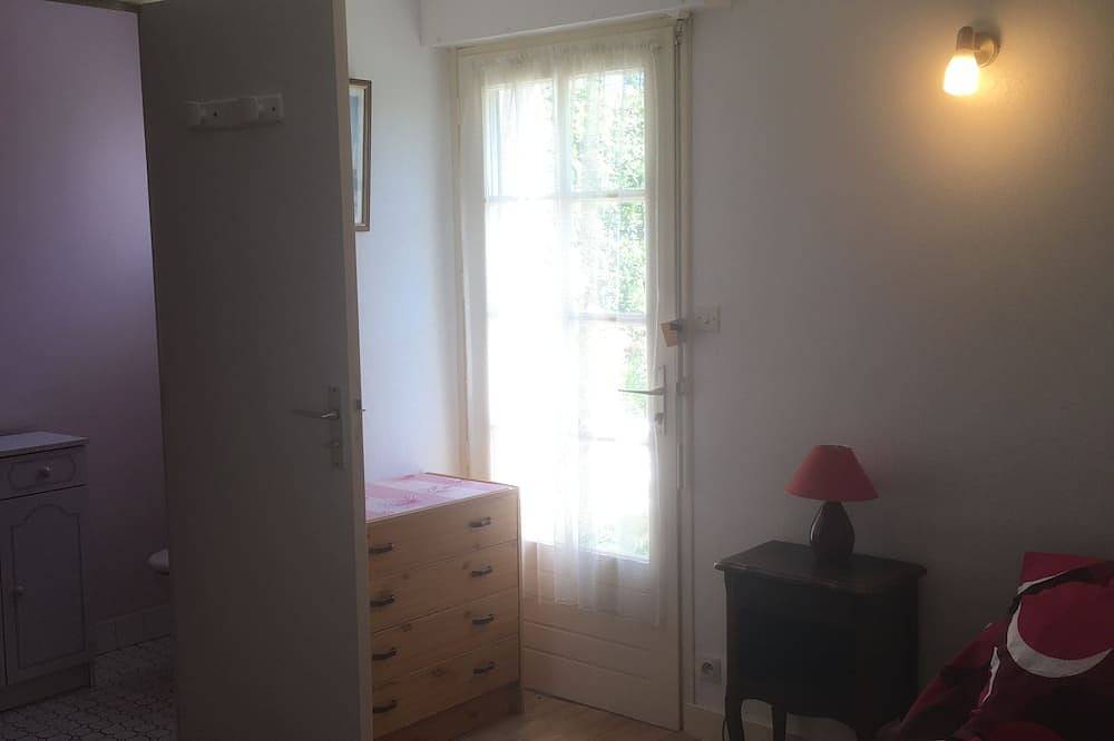 Les Hortensias, 3 bedrooms. Large garden, enclosed parking. Near Carnac, Lorient... in Belz, Côte des Mégalithes