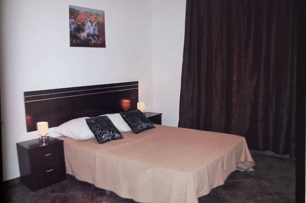 Rural house, in a quiet setting, 7 km from the beach. in Teguitar, Tuineje