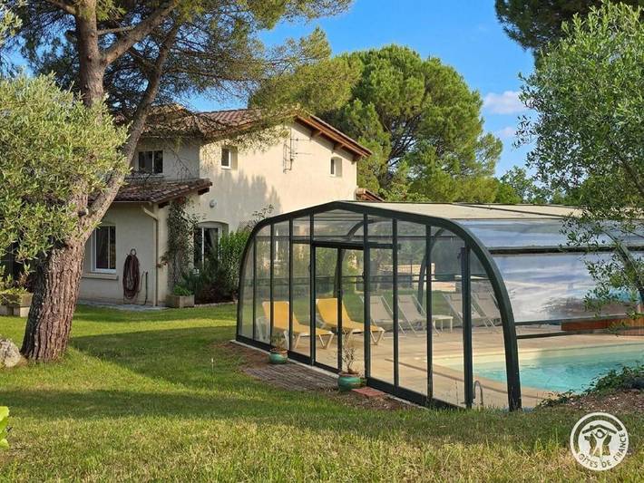 Maison de campagne pour 12 personnes, avec Terrasse et Jardin à Monsaguel