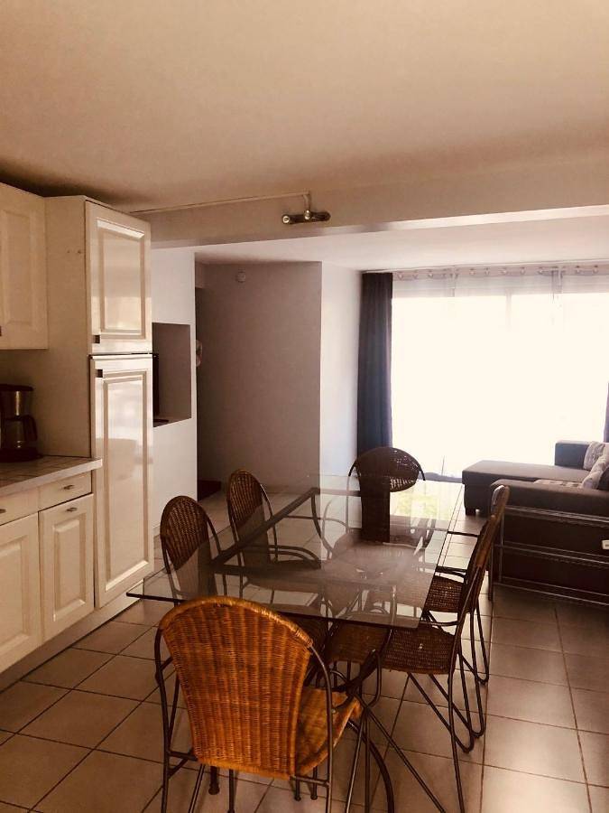 Gîte pour 4 personnes, avec vue ainsi que piscine et jardin à La Canourgue - 3