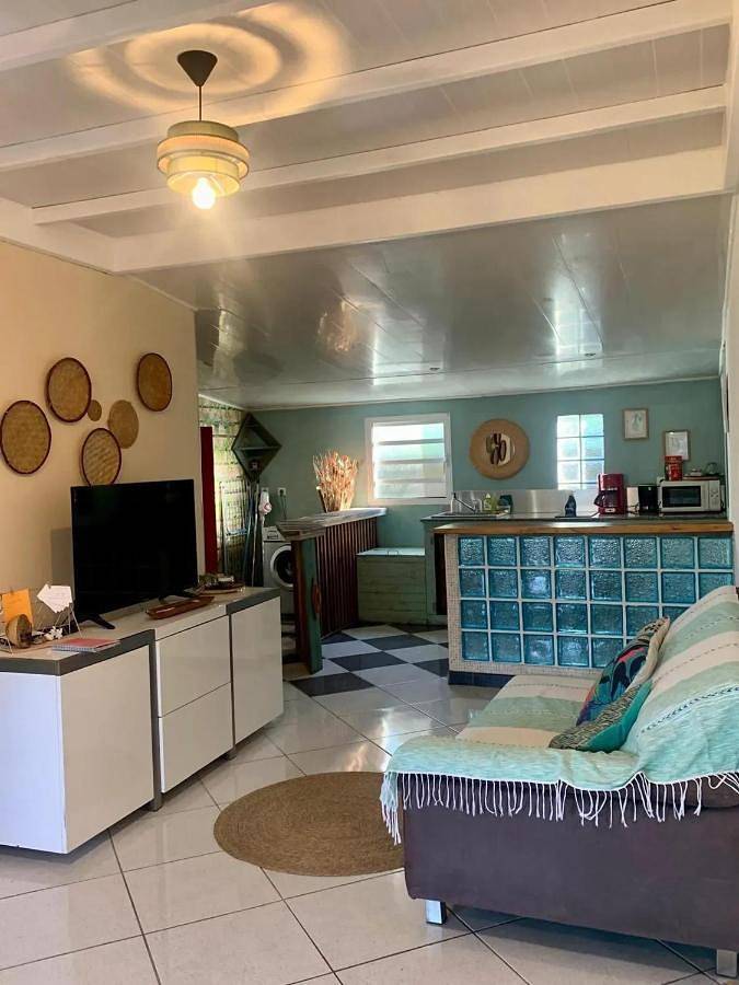 Location de vacances pour 2 personnes, avec jardin ainsi que piscine et terrasse à Bras-Panon - 4