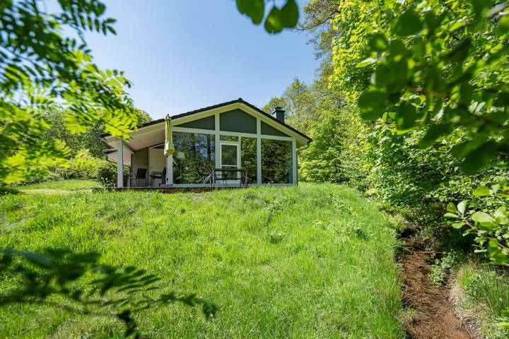 Ferienhaus für 5 Personen, mit Balkon und Terrasse sowie Garten und Pool