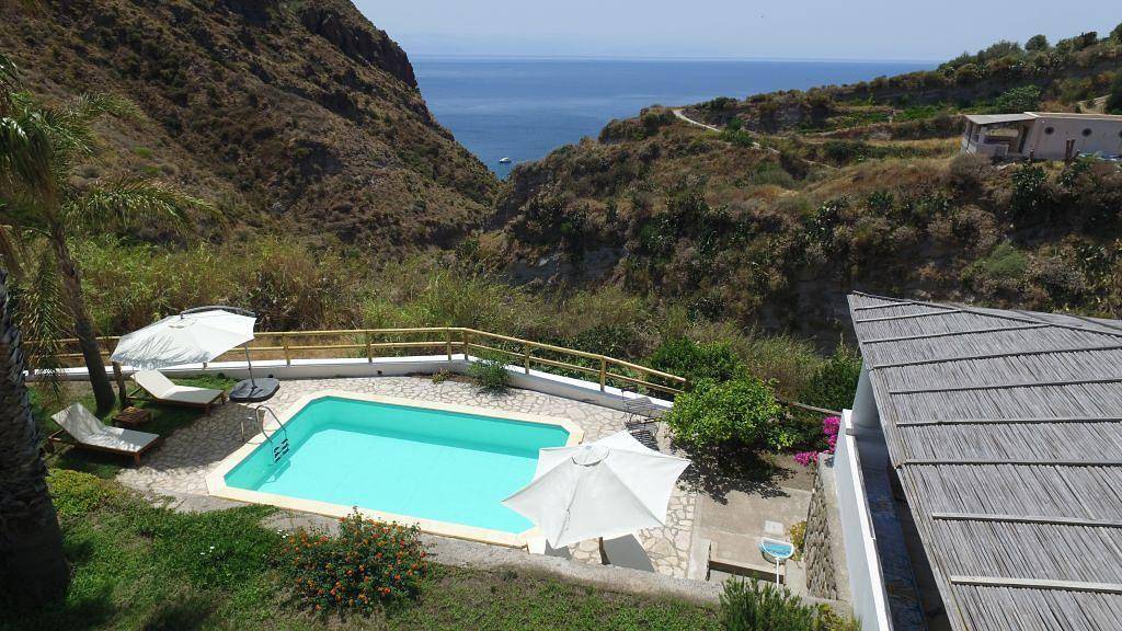 Ausgezeichnete Villa mit Schwimmbad, Panoramaterrassen in Lipari