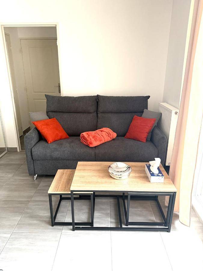 Appartement entier, One-Bedroom Apartment in Villette-d'Anthon, Région de Vienne
