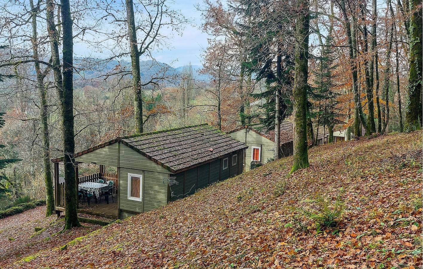 Charmant appartement avec piscine et jardin, à proximité d'Altillac (1,5 km) in Altillac, Région de Tulle