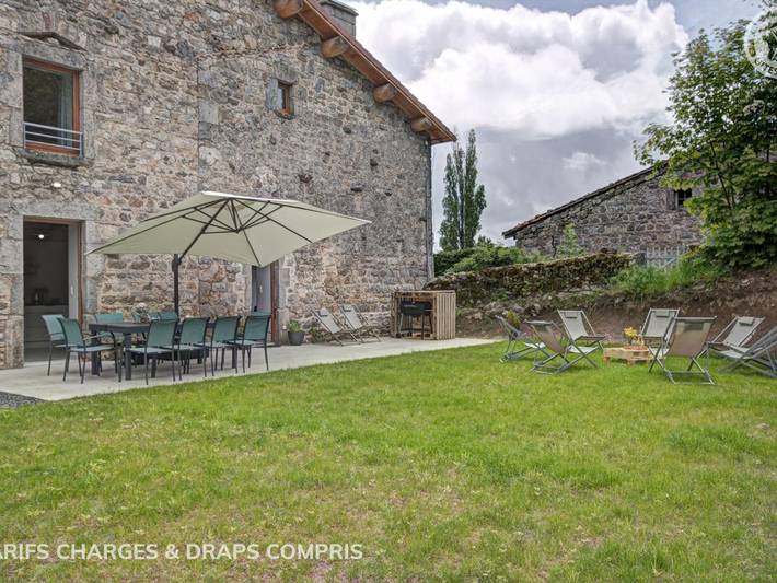 Gîte pour 10 personnes, avec Terrasse et Jardin