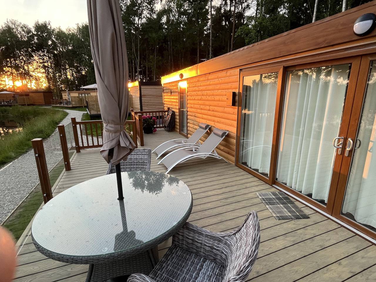 Oak Boutique Lodge includes hot tub, air con & dog in Ellerton, East Riding of Yorkshire