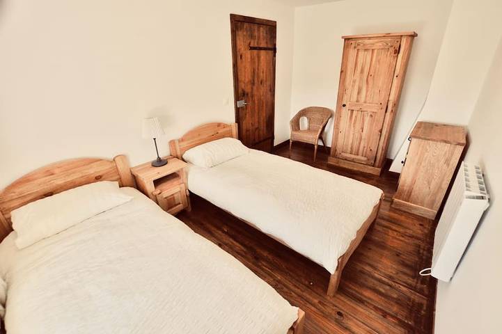 Gîte pour 4 personnes, avec jardin ainsi que piscine et balcon à Riols - 3