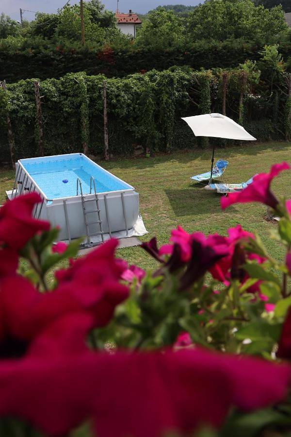 Maison d’hôte pour 2 personnes, avec jardin ainsi que piscine et vue, animaux acceptés dans Bruno