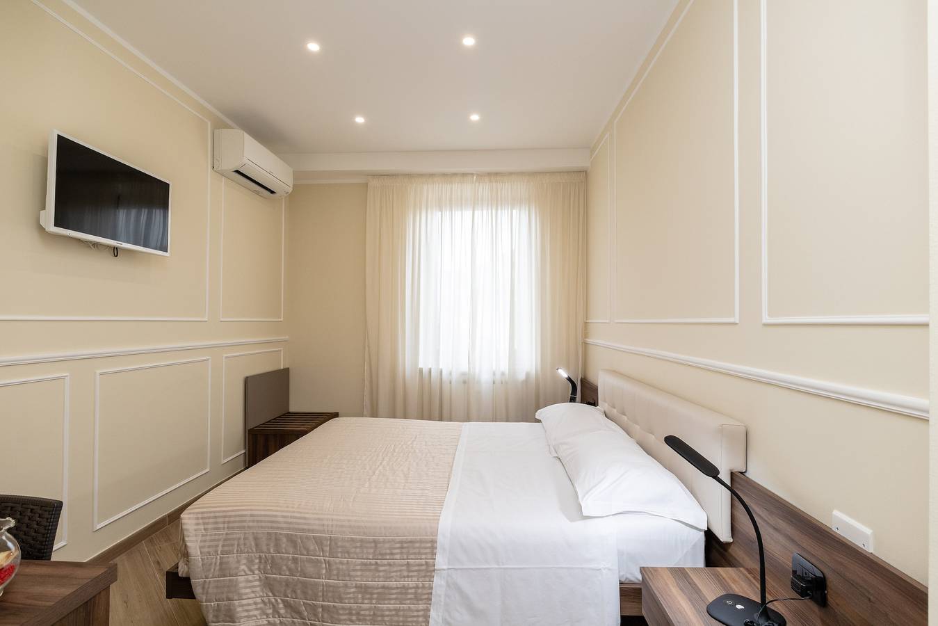 Entire vacation apartment, Scaligero Rooms 3 - Rigoletto in Centro Storico di Verona, Verona