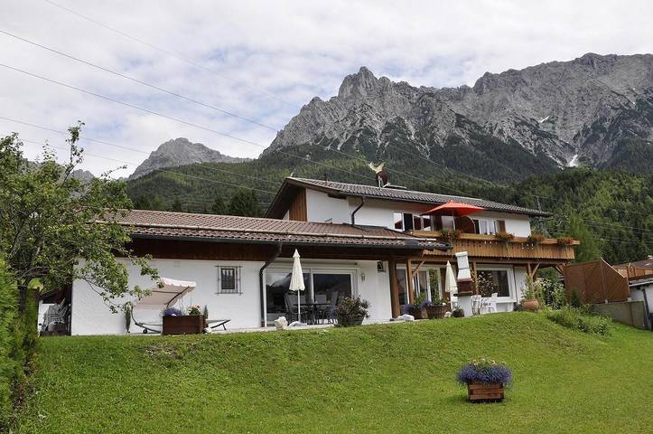 Ferienwohnung für 3 Personen, mit Terrasse und Ausblick sowie Sauna, mit Haustier im Mittenwald - 2