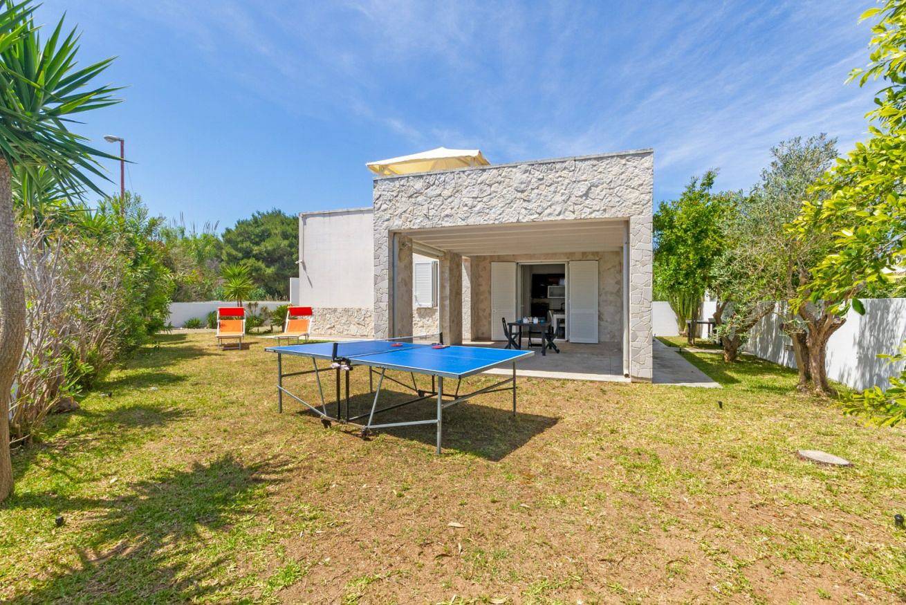 Apartamento entero, Apartamento de vacaciones para 4 personas con jardín in Torre Dell'orso, Melendugno