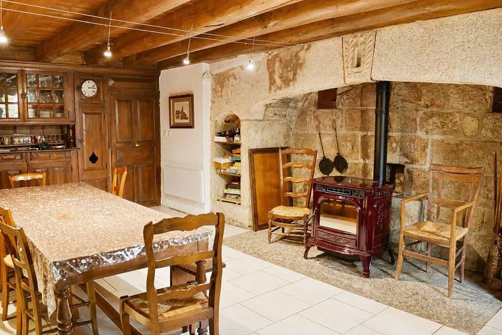 Gîte de charme Portes de l'Aubrac : vue montagne, Wi-Fi, accessible Pmr in Peyre-en-Aubrac, Région de Mende