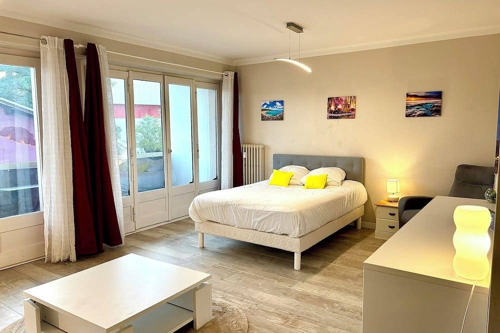 Entire apartment, Chateau Rouge in Annemasse, Saint-Julien-en-Genevois region