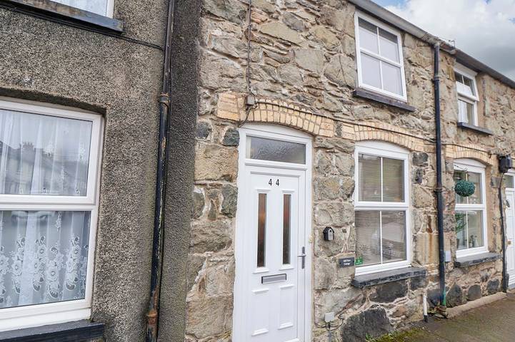 Log cabin for 3 people, with garden in Bala