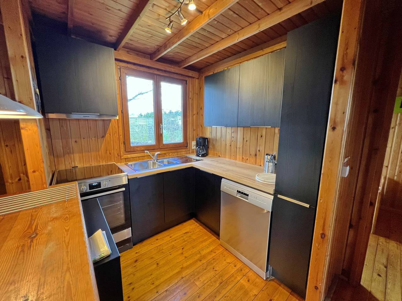 Beautiful house for 9 persons with outdoor spa | enclosed garden | enjoy! in Somme-Leuze, Région de Namur