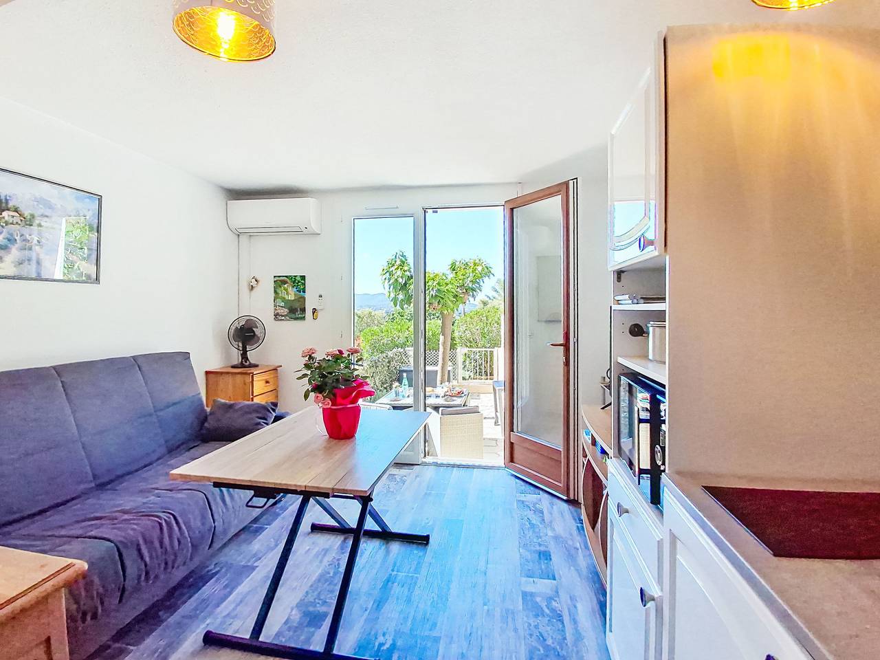 Entire apartment, L'Olympie in Six-Fours-les-Plages, Mediterranean Coast (France)