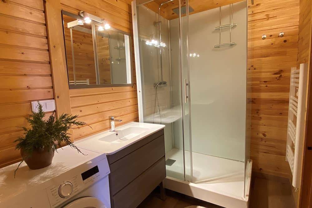 Appartement entier, Bienvenue au Soleil, à la Neige.Station familiale agréable où il fait bon vivre! in Eyne, Parc naturel régional des Pyrénées catalanes