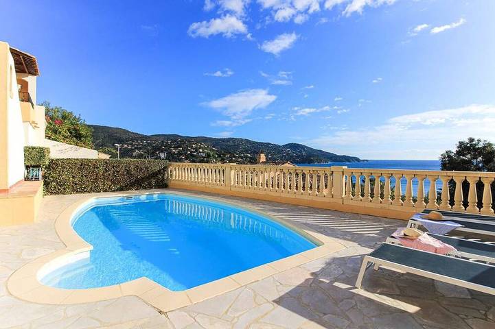 Villa pour 8 personnes, avec jardin dans Le Lavandou