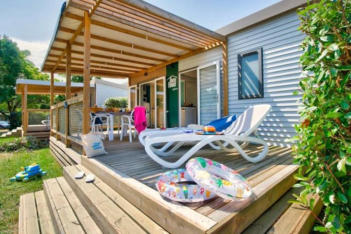 Mobil home pour 6 personnes, avec jacuzzi ainsi que sauna et bassin pour enfant à Saumur - 3