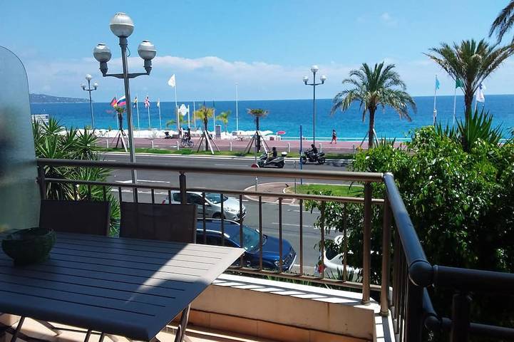 Gîte pour 6 personnes, avec balcon et jardin, animaux acceptés dans Plage Fabron Bambou Nice