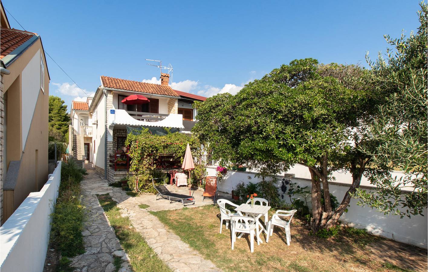 Cijeli apartman za odmor, Apartman za odmor za 5 osoba s terasa in Općina Sveti Filip i Jakov, Zadarska županija