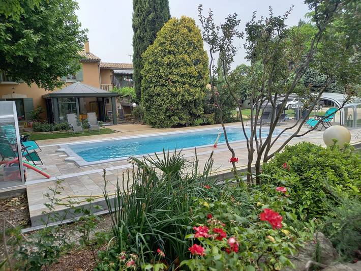 Location de vacances pour 4 personnes, avec jardin et piscine à Le Thor - 2