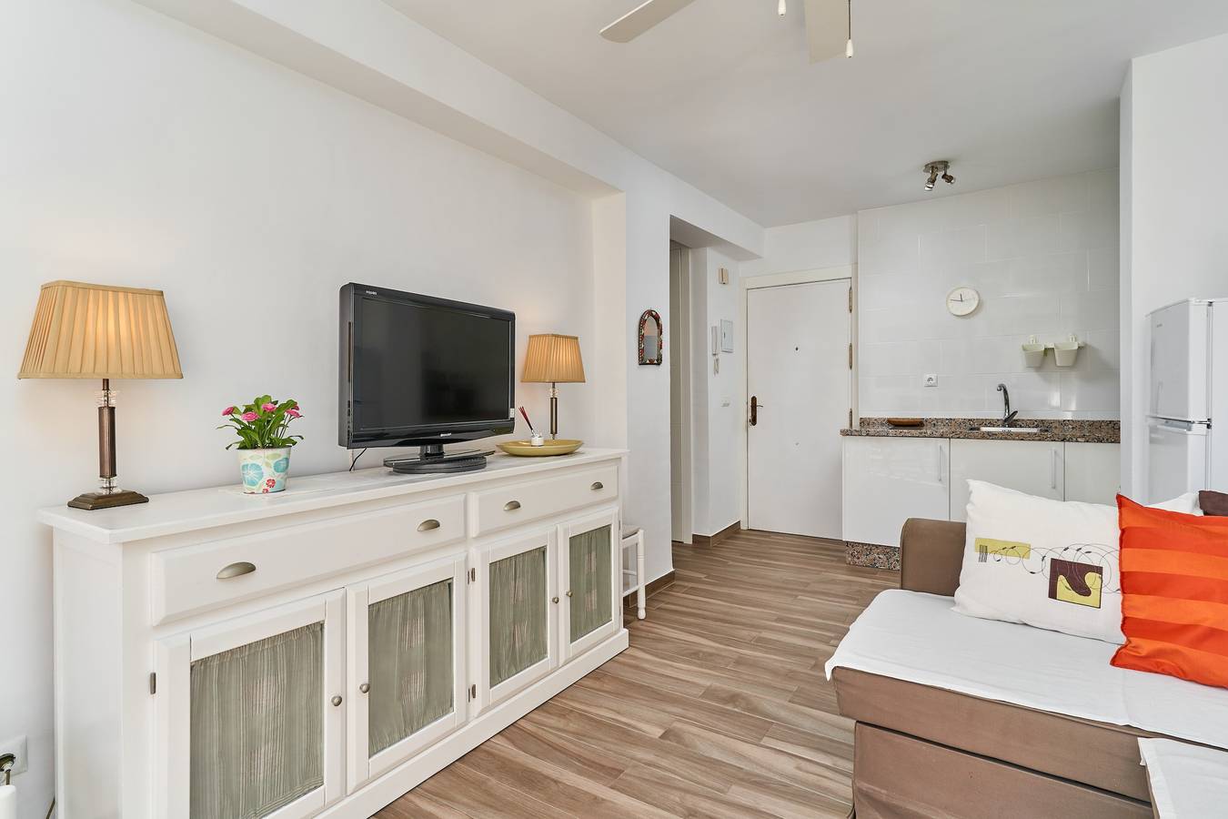 Apartamento entero, Apartamento vacacional "Amador" con vistas al mar, piscina y jardín in Algarrobo Costa, Algarrobo