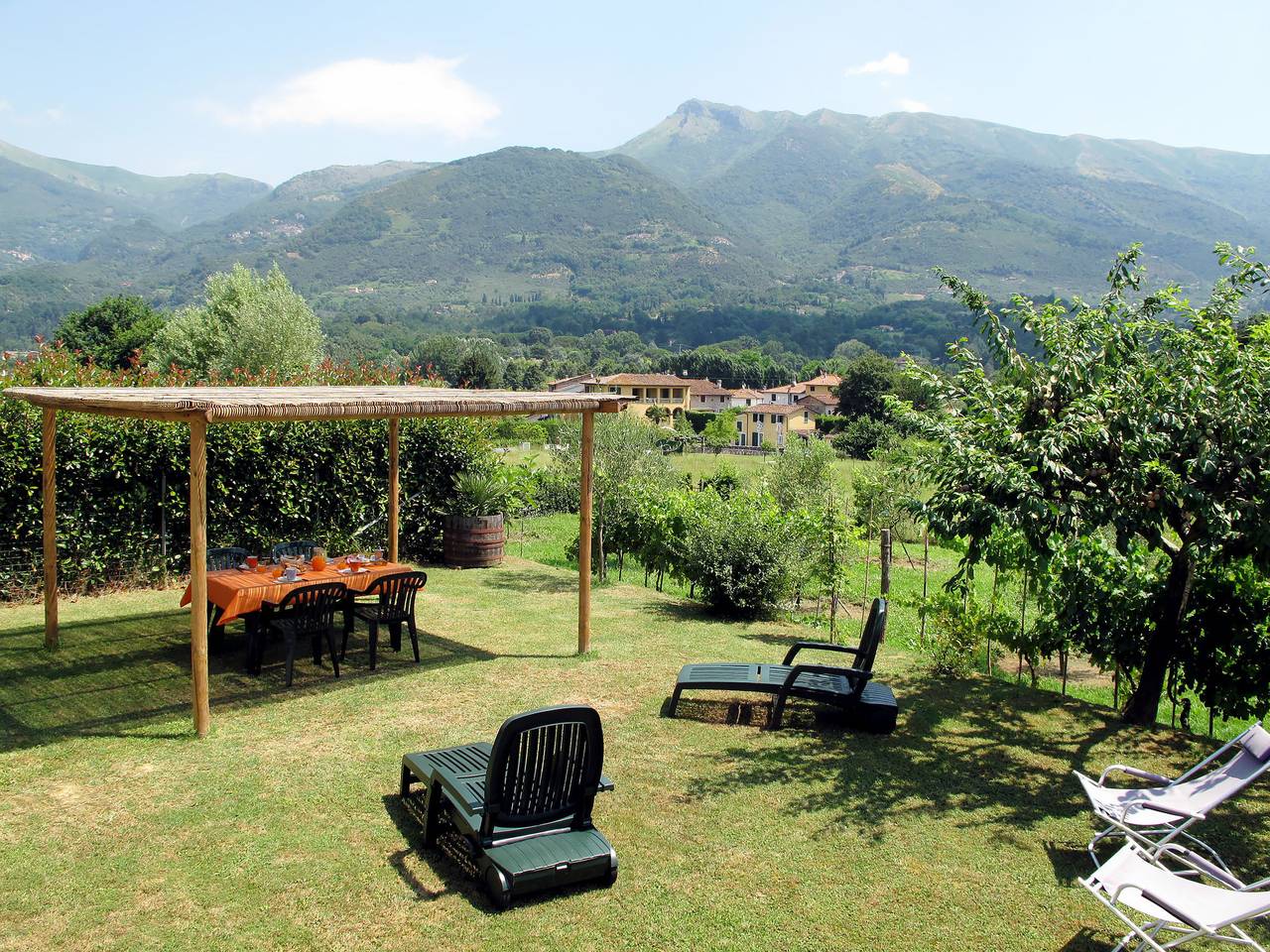Emilia in Camaiore, Italienische Riviera