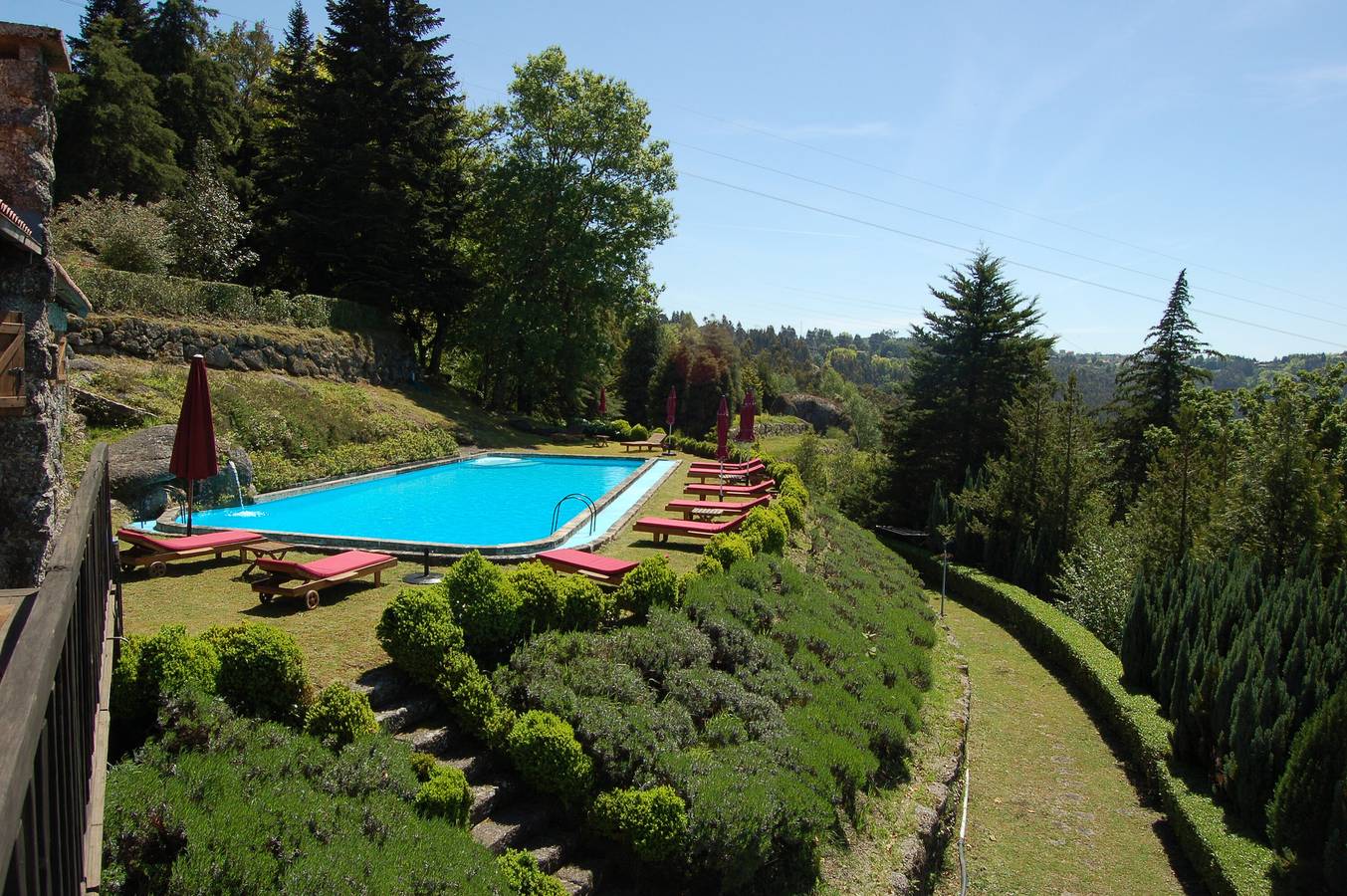 Holiday Home 'Casa Do Gêres' with Lake View, Private Pool and Wi-Fi in Caniçada e Soengas, Braga District